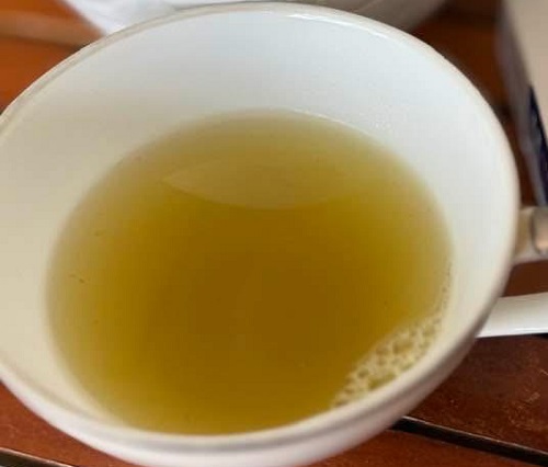 UỐNG NƯỚC TRÀ XANH CÓ TỐT CHO THẬN